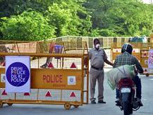 दिल्ली पुलिस के 75 से ज्यादा जवान कोरोना पॉजिटिव, अधिकारियों ने सावधानी बरतने की दी हिदायत