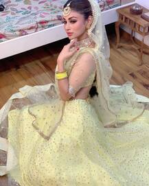 Photos: लॉकडाउन में दुल्हन बनी मौनी रॉय की ऐसी खूबसूरत तस्वीरें हो रही हैं वायरल, लग रही हैं बोल्ड ब्राइड