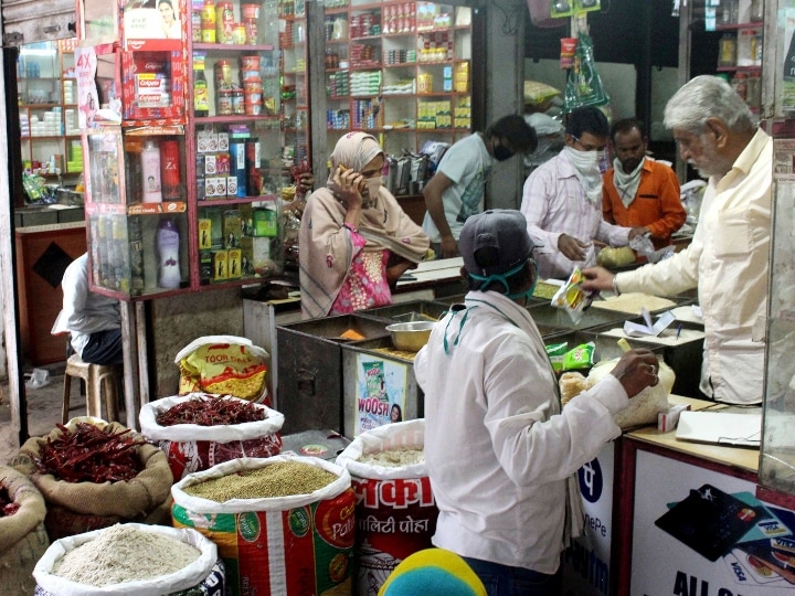 15.5 Lakh crore rupess loss to retail Traders due to Coronavirus कोरोना के चलते रिटेल कारोबारियों को 15.5 लाख करोड़ रुपये का नुकसान, 20 फीसदी दुकानें बंद होने का खतरा