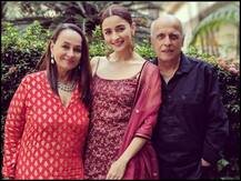 Lockdown के बीच पापा-मम्मी से मिलने पहुंच गईं थी आलिया भट्ट, अब महेश भट्ट ने किया खुलासा