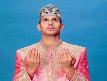 टीम इंडिया के पूर्व क्रिकेटर मनोज तिवारी रमजान पर शेयर की गई तस्वीर को लेकर ट्रोल हुए