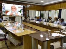 कोविड-19 से निपटने के साथ ही अर्थव्यवस्था को भी महत्व देना होगा: पीएम मोदी