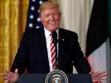 COVID-19 से जंग में योगदान के लिए ट्रम्प ने की भारतीय-अमेरिकी वैज्ञानिकों की प्रशंसा