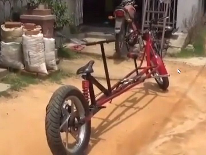 Tripura Man Designs COVID-19 Bike To Highlight Social Distancing कोरोना वायरस: त्रिपुरा में सोशल डिस्टेंसिंग समझाने के लिए युवक ने बनाई अनोखी ई-बाइक