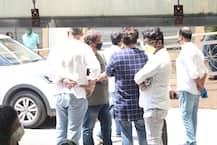 In Pics: इरफान खान के अंतिम दर्शन के लिए अस्पताल पहुंचे परिवार और करीबी, पुलिस का है कड़ा पहरा