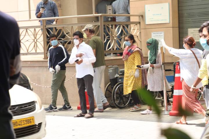 एबीपी न्यूज़ को मिली जानकारी के अनुसार इरफान खान को अस्पताल से सीधे कब्रिस्तान ले जाया जाएगा जहां उनका सुपुर्द-ए-खाक होगा. (Photo Credit: Manav Manglani)