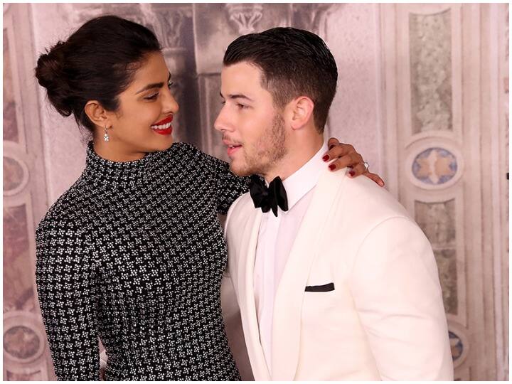 Lockdown में पति निक जोनास से ये काम सीख रही हैं प्रियंका चोपड़ा, हर रोज आधे घंटे लेती हैं क्लास Priyanka Chopra taking music piano class from hubby nick jonas this lockdown Lockdown में पति निक जोनास से ये काम सीख रही हैं प्रियंका चोपड़ा, हर रोज आधे घंटे लेती हैं क्लास