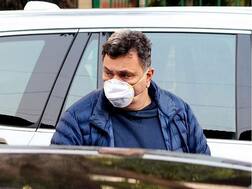 ऋषि कपूर की आखिरी फोटो- दो महीने पहले मास्क लगाए दिखे थे अस्पताल के बाहर