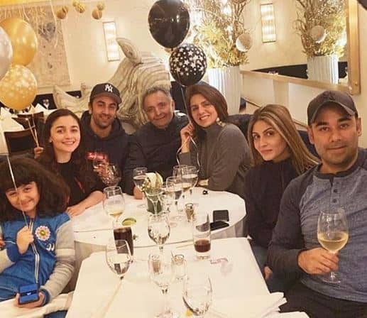 जिस समय ऋषि कपूर न्यूयॉर्क में अपना इलाज करवा रहे थे. उस समय भी आलिया कई बार उनसे मिलने वहां पहुंची थी.