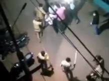 कोरोना वायरस: गोधरा में पुलिसकर्मियों पर भीड़ ने किया हमला, इलाके को सील करने गई थी पुलिस