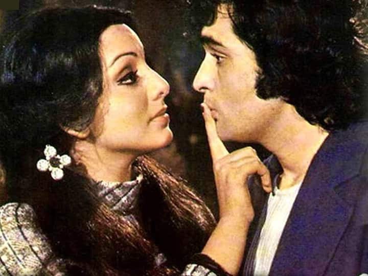 ऋषि कपूर और नीतू सिंह भी फिल्मों की शूटिंग के दौरान ही एक दूसरे के करीब आए थे. इनके रिश्ते की खास बात ये थी कि पहले नीतू सिंह ऋषि कपूर को बिल्कुल पसंद नहीं करती थीं. उनकी शरारतें उन्हें बिल्कुल नहीं भाती थीं लेकिन धीरे-धीरे उन्हें उनकी कंपनी पसंद आने लगी. दोनों एक दूसरे के अच्छे दोस्त बने. इनकी जोड़ी दर्शकों को भाई तो डायरेक्टर इन्हें एक साथ कई फिल्मों में साइन करने लगे. वहीं काम करते-करते दोनों की दोस्ती प्यार में बदली और फिर शादी भी हो गई.