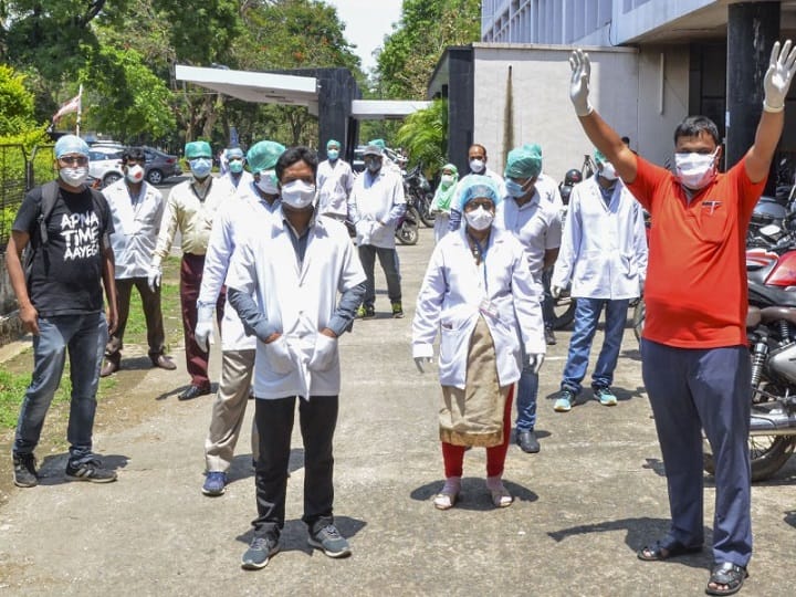 3 मई को तीनों सेनाएं करेंगी कोरोना वॉरियर्स का सम्मान, CDS रावत ने कहा- अस्पतालों पर बरसाए जाएंगे फूल CDS General Bipin Rawat said, On May 3, armed forces will honor the Corona Warriors 3 मई को तीनों सेनाएं करेंगी कोरोना वॉरियर्स का सम्मान, CDS रावत ने कहा- अस्पतालों पर बरसाए जाएंगे फूल