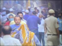 कोरोना वायरस के खतरे के बावजूद इन इलाकों में नहीं हो रहा सोशल डिस्टेंसिंग का पालन, पढ़ें ग्राउंड रिपोर्ट