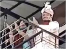 नए वर-वधू का पुलिसवालों ने कुछ इस तरह किया स्वागत, वीडियो वायरल