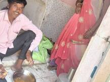 सच्चाई का सेंसेक्स: गुना के शौचालय में खाने का सच