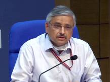 कोरोना महामारी की दूसरी लहर को कैसे रोका जाए? जानिए AIIMS चीफ डॉ रणदीप गुलेरिया ने क्या कहा