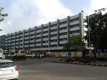 कोरोना वायरस: मुंबई के सायन हॉस्पिटल में लाश के पास मरीज का इलाज, वीडियो से मचा हड़कंप