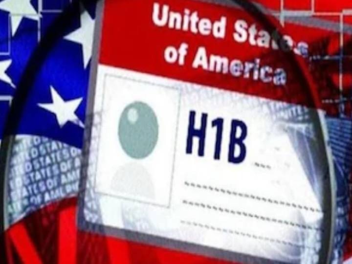US senator demand to donald trump suspension of H-1b visa for american job seekers अमेरिका में हुआ जॉब का खतरा, तो सांसदों ने डोनाल्ड ट्रंप से की H-1B सहित इन वीजा को रद्द करने की मांग