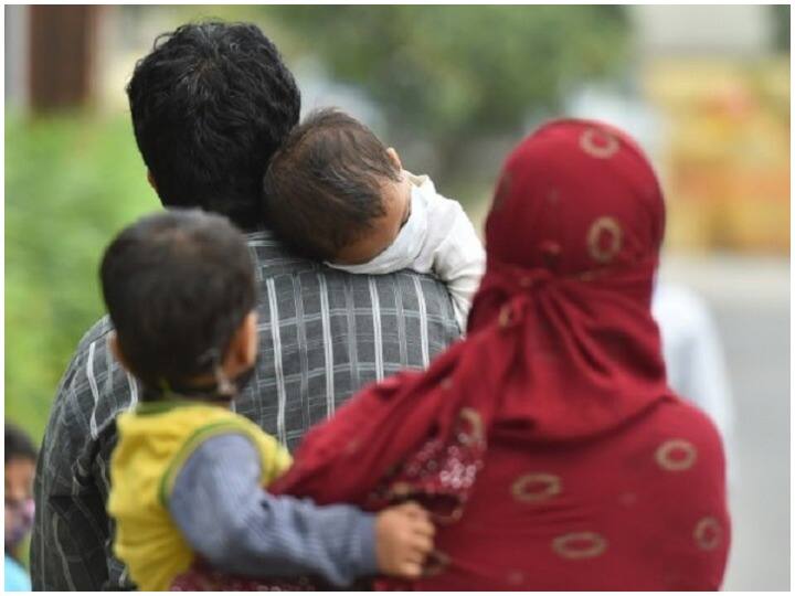 दर्दनाक: साइकिल से छ्त्तीसगढ़ में अपने घर जा रहे पति-पत्नी की सड़क हादसे में मौत, बच्चे घायल Facing difficulty to feed their children couple set off on his cycle, killed दर्दनाक: साइकिल से छ्त्तीसगढ़ में अपने घर जा रहे पति-पत्नी की सड़क हादसे में मौत, बच्चे घायल