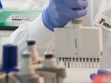 COVID-19: NIV पुणे ने पहली स्वदेशी एंटीबॉडी जांच किट विकसित की, स्वास्थ्य मंत्री हर्षवर्धन ने दी जानकारी