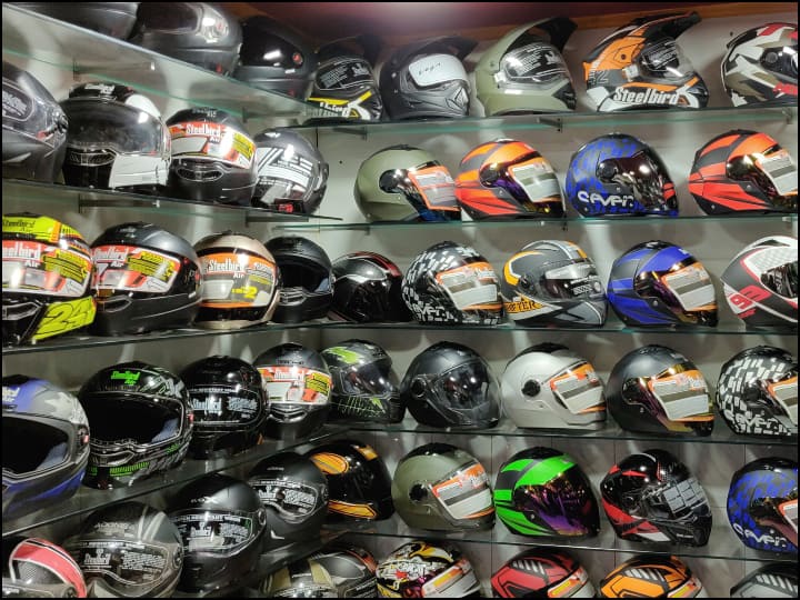 How to buy stylish and original ISI helmet all you need to know एक असली और बढ़िया हेलमेट खरीदते समय इन खास बातों का रखें ध्यान, होगा आपको फायदा