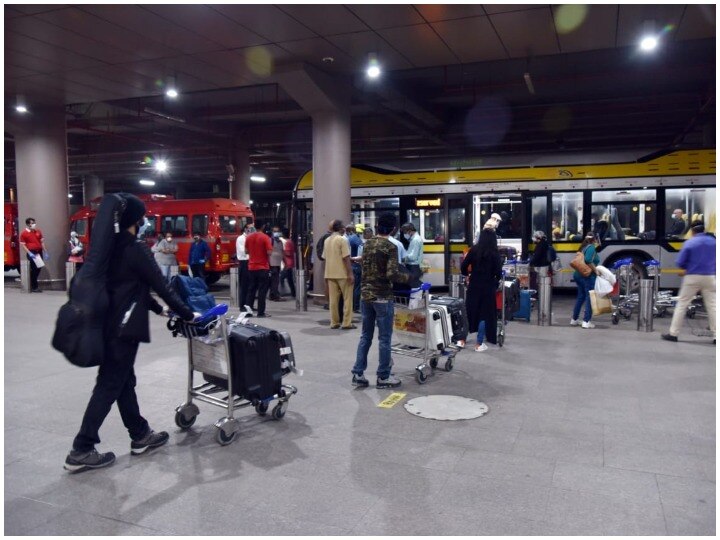 vande bharat mission indians stranded in britain Maldives return flights take off from america ब्रिटेन और मालदीव से लौटे हजार से ज्यादा भारतीय, US से भी प्रवासियों को लेकर विमान रवाना