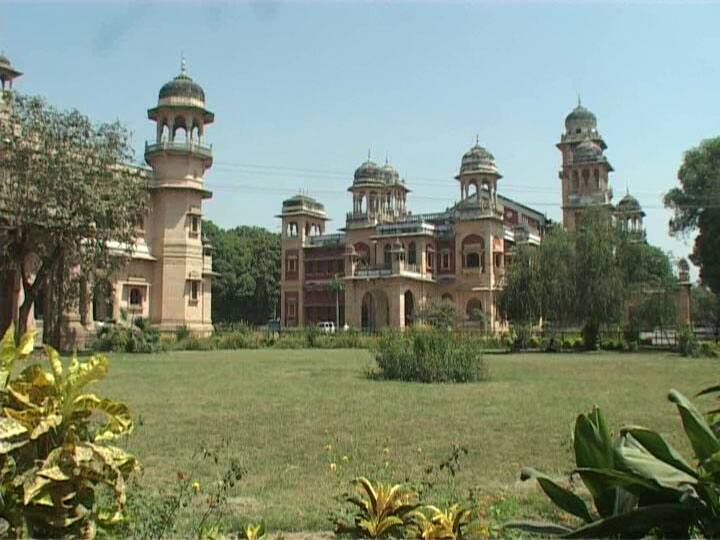 UP: लॉकडाउन में इलाहाबाद यूनिवर्सिटी का नाम बदलने की तैयारी पर मचा कोहराम, सपा ने राष्ट्रपति से की शिकायत