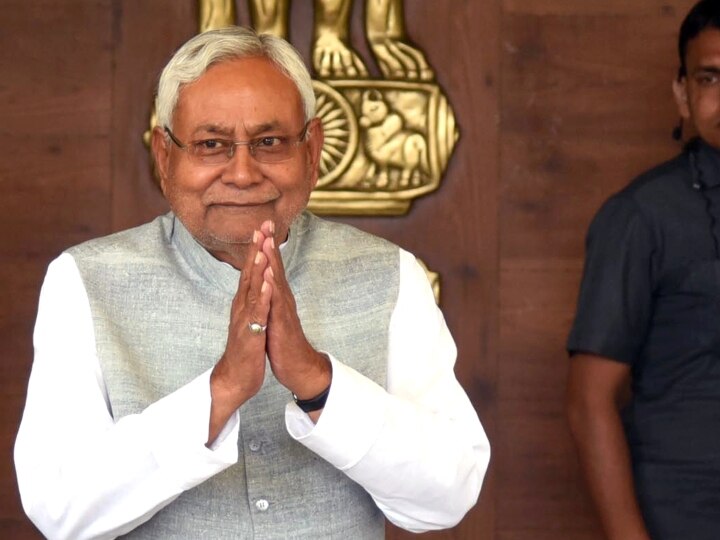 Nitish Kumar appeal to PM Modi said Lockdown extended till 31 May ann PM मोदी से बातचीत में नीतीश की अपील- लॉकडाउन 31 मई तक बढ़े, पैसेंजर ट्रेन चलाने की जरूरत नहीं