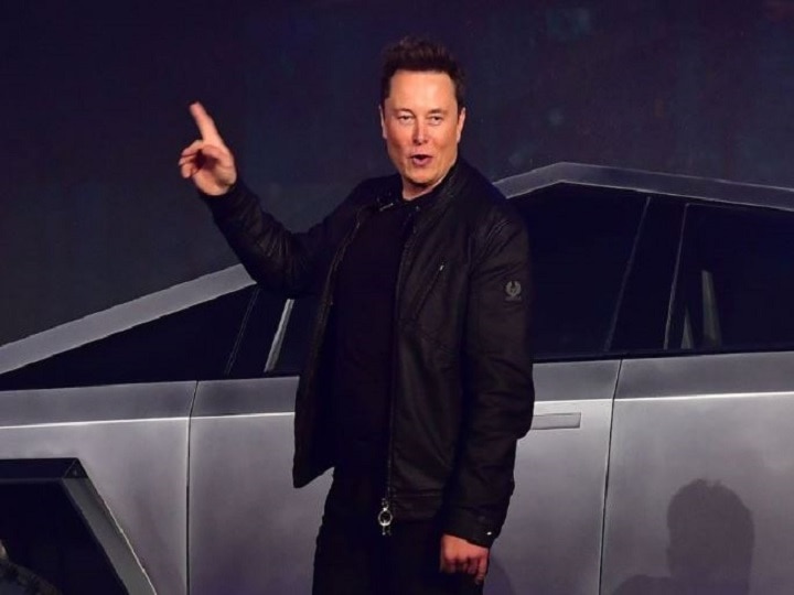 Elon Musk wanted to sell Tesla to Tim Cook Apple self-driving car system एलन मस्क ने Apple को दिया था सस्ते में टेस्ला खरीदने का ऑफर, टिम कुक ने मीटिंग करने से ही कर दिया था इनकार