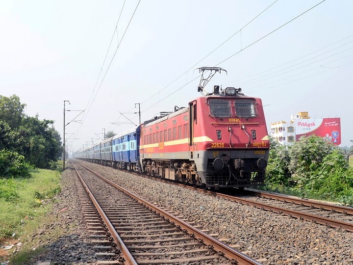 खुशखबरी: ट्रेन की साइड लोवर बर्थ पर अब सोने में नहीं होगी दिक्कत, रेलवे ने की है ये खास तैयारी Good news: now there will be no problem in sleeping on the side lower berth of the train, the Railways has made this special preparation खुशखबरी: ट्रेन की साइड लोवर बर्थ पर अब सोने में नहीं होगी दिक्कत, रेलवे ने की है ये खास तैयारी
