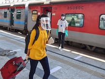 ट्रेन में सफर करना होगा महंगा, जानें आपकी जेब पर कितना भारी पड़ेगा