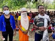 छत्तीसगढ़: 6 दिनों से अगवा जवान की जान बचाने नक्सलियों की जन अदालत पहुंची पत्नी, पति को सुरक्षित वापस लाई