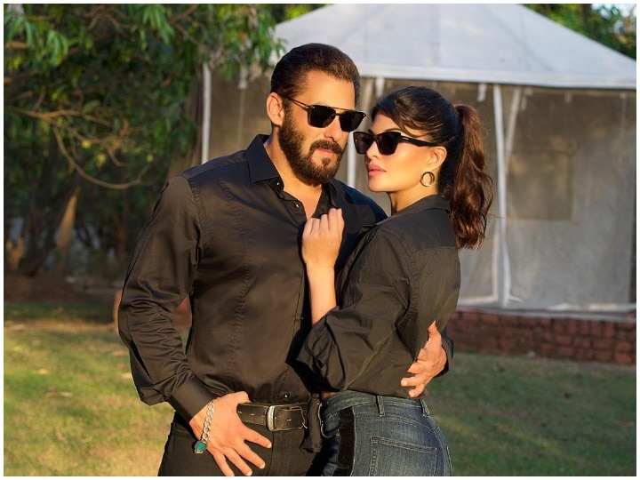 Salman Khan and Jacqueline starrer Love Song 'Tere Bina' broke record! सलमान खान और जैकलीन स्टारर लव सांग 'तेरे बिना' ने तोड़ा रिकॉर्ड!