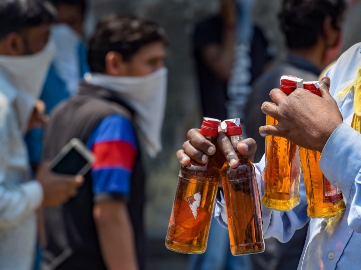 Delhi Government Removes 70% Special Corona Fee From Alcohol, New Prices to Come into Effect From today दिल्ली में शराब पर अब नहीं देना होगा 70 फीसदी स्पेशल कोरोना टैक्स, आज से हुई सस्ती