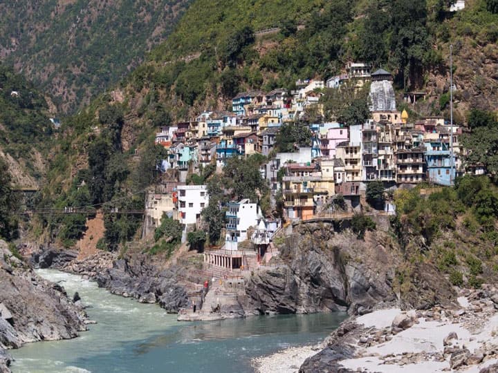 Coronavirus Rudraprayag Hotel owner help administration to fight against Corona रुद्रप्रयाग: प्रशासन की मदद के लिए आगे आए होटल मालिक, डीएम बोले- सबका साथ मिला तो हारेगा कोरोना