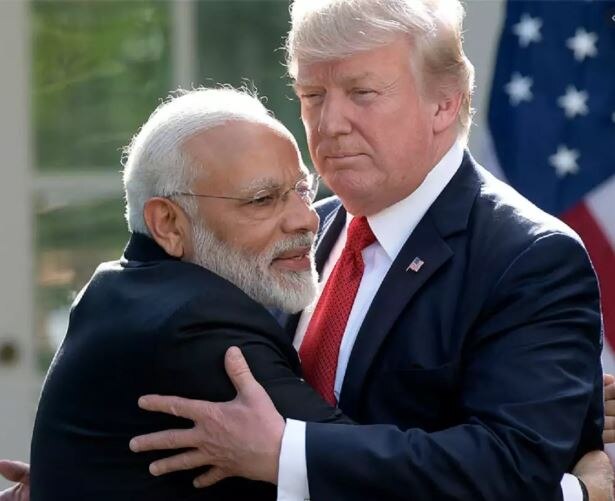US President Donald Trump responds to PM Narendra Modi's Tweet says America loves India पीएम मोदी ने अमेरिका को दी स्वतंत्रता दिवस की शुभकामनाएं, ट्रंप बोले- भारत से प्यार करता है अमेरिका
