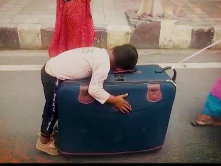 NHRC notice to Punjab, uttar pradesh government for case of pulling a suitcase with a sleeping child सोते बच्चे के साथ सूटकेस खींचने के मामले में पंजाब और यूपी सरकार को NHRC का नोटिस