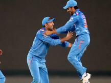 रोहित शर्मा ने पत्नी के साथ इंस्टाग्राम पर डाली तस्वीर, युवराज ने कमेंट कर कहा- 'तुम्हारे गाल मुझे पसंद हैं'