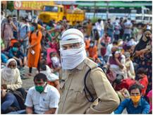 Lockdown 4: दिल्ली गाजियाबाद बॉर्डर पर मजदूरों की भीड़, कोई सरकारी इंतजाम नहीं