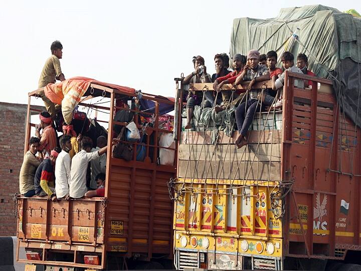 महोबा: मजदूरों से लदा ट्रक पलटा, 3 की मौत और 17 गंभीर रूप से घायल Truck loaded with laborers relapsed महोबा: मजदूरों से लदा ट्रक पलटा, 3 की मौत और 17 गंभीर रूप से घायल