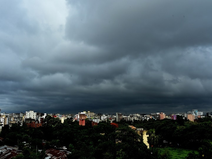 super cyclone amphan to hit india bangladesh coast today lakhs of people taken to safe places आज तटीय इलाकों से टकराएगा सुपर साइक्लोन 'उम्पुन', पश्चिम बंगाल-ओडिशा में लाखों लोग विस्थापित