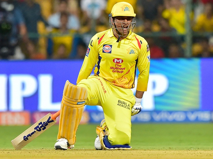 IPL: CSK Skipper Mahendra Singh Dhoni Becomes Highest Earning Player In The League, Becomes First Player To Earn 150 Crore Rupees As Salary | IPL: कमाई के मामले में शीर्ष पर पहुंचे
