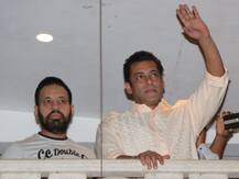 सलमान खान-शाहरुख के गले लगने की तस्वीर और शाहरुख की ईदी, जानिए ये 5 चीजें इस ईद नहीं मिलेंगी देखने