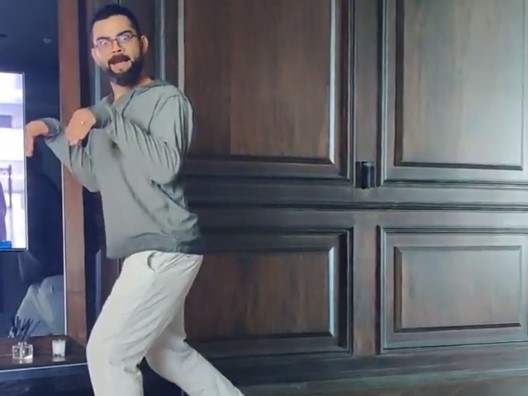Anushka Sharma shares Virat Kohli's video of 'Funny Dinosaur', watch here Anushka Sharma shares Virat Kohli's video of 'Funny Dinosaur', watch here