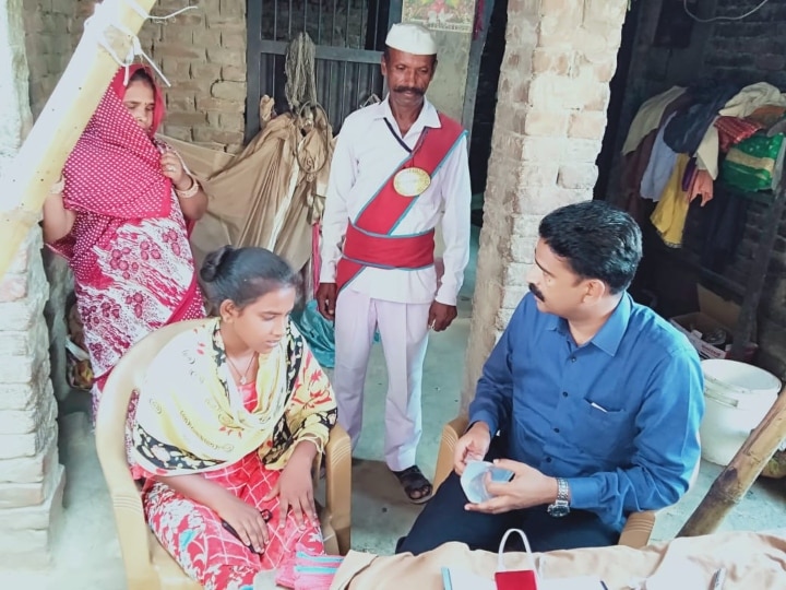 1200 किमी साइकिल चलाकर पिता को दरभंगा लेकर आईं 13 साल की ज्योति, प्रशासन ने दिया मदद का भरोसा Jyoti brought her father to Darbhanga on cycle officer met and said will do all possible help ANN 1200 किमी साइकिल चलाकर पिता को दरभंगा लेकर आईं 13 साल की ज्योति, प्रशासन ने दिया मदद का भरोसा