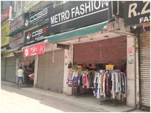 दिल्ली: दुकानें तो खुलीं पर ग्राहक ना आने से दुकानदार हो रहे हैं परेशान