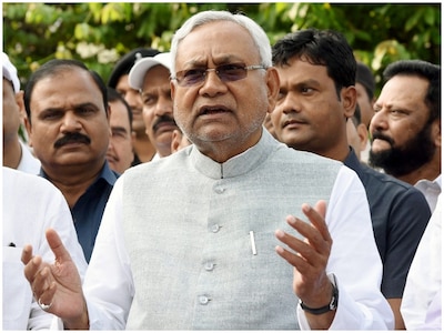 Nitish Kumar changes public thermometer in lockdown