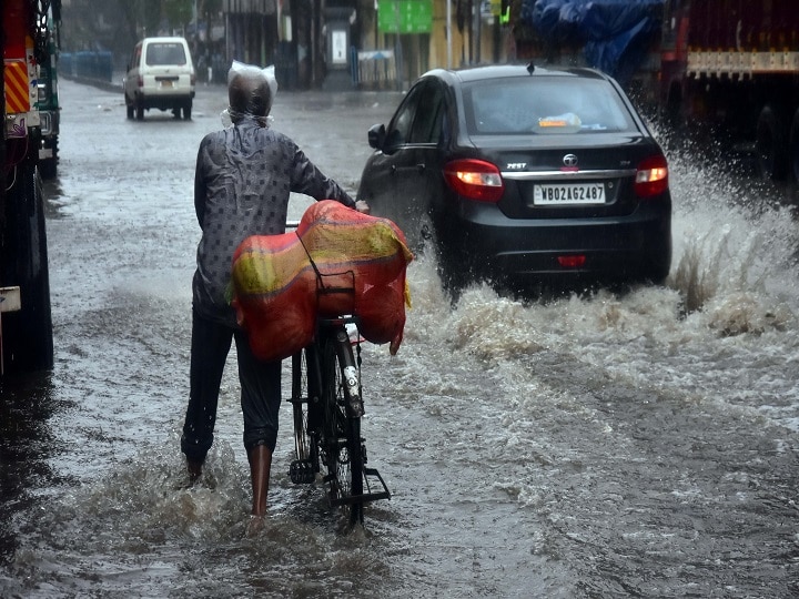 Heavy rains in Andhra: बंगाल की खाड़ी में बना निम्न दबाव का क्षेत्र डिप्रेशन में तब्दील, चित्तूर में अलगे 24 घंटे के लिए रेड अलर्ट जारी