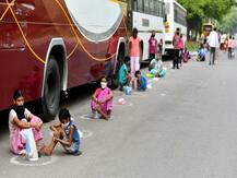 कोरोना का कहर: स्टडी में बड़ा खुलासा, सोशल डिस्टेंसिंग के लिए दो मीटर की दूरी भी काफी नहीं