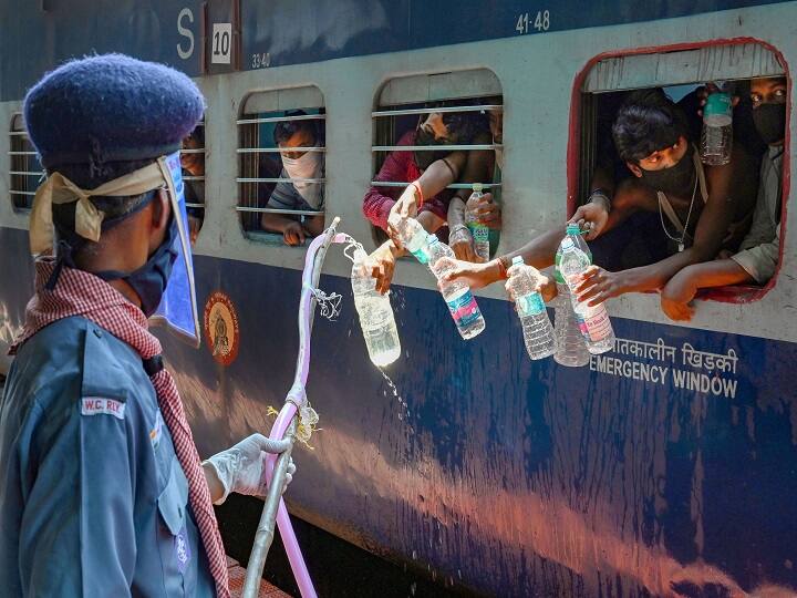 200 पैसेंजर्स ट्रेनों के लिए ऑनलाइन बुकिंग शुरू, ट्विटर पर लोगों ने जताई नाराजगी Indian Railways 200 Special Trains Booking Started Twitter users trolled IRCTC 200 पैसेंजर्स ट्रेनों के लिए ऑनलाइन बुकिंग शुरू, ट्विटर पर लोगों ने जताई नाराजगी